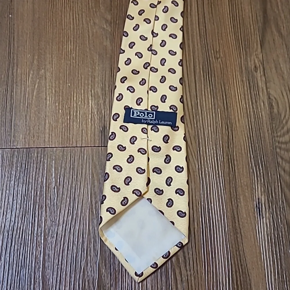 Ralph Lauren Gold and Black Paisley Tie used good condition‎